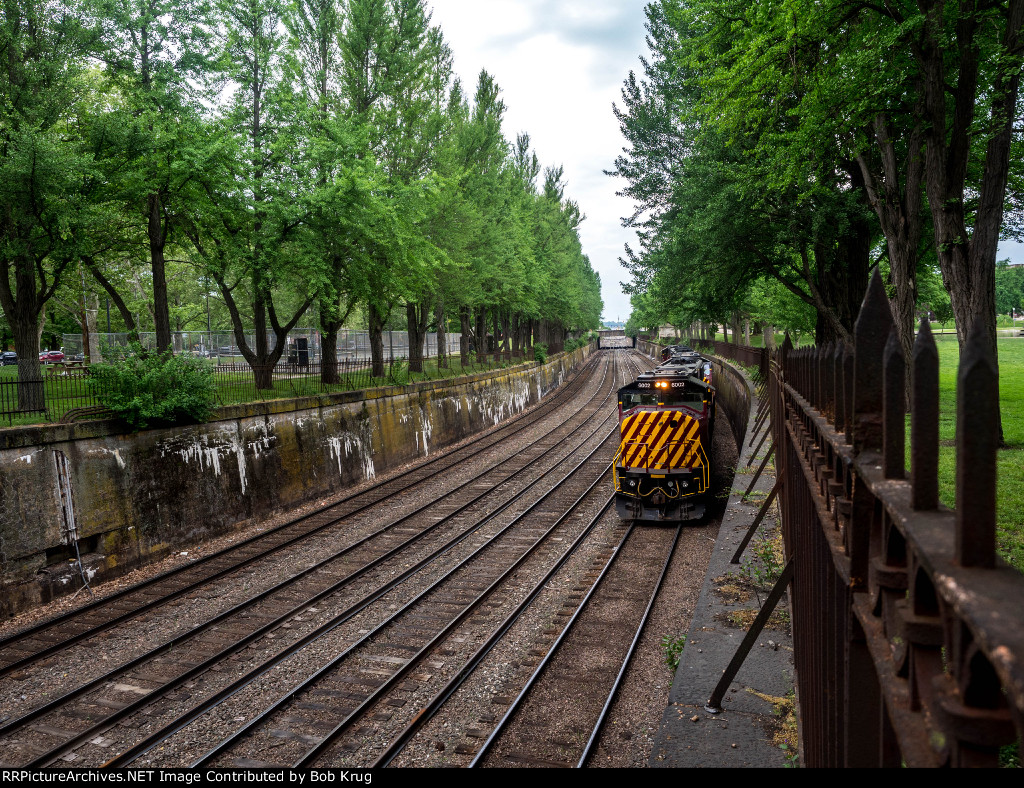 Carload Express / Allegeny Valley Railroad on a light move through the park